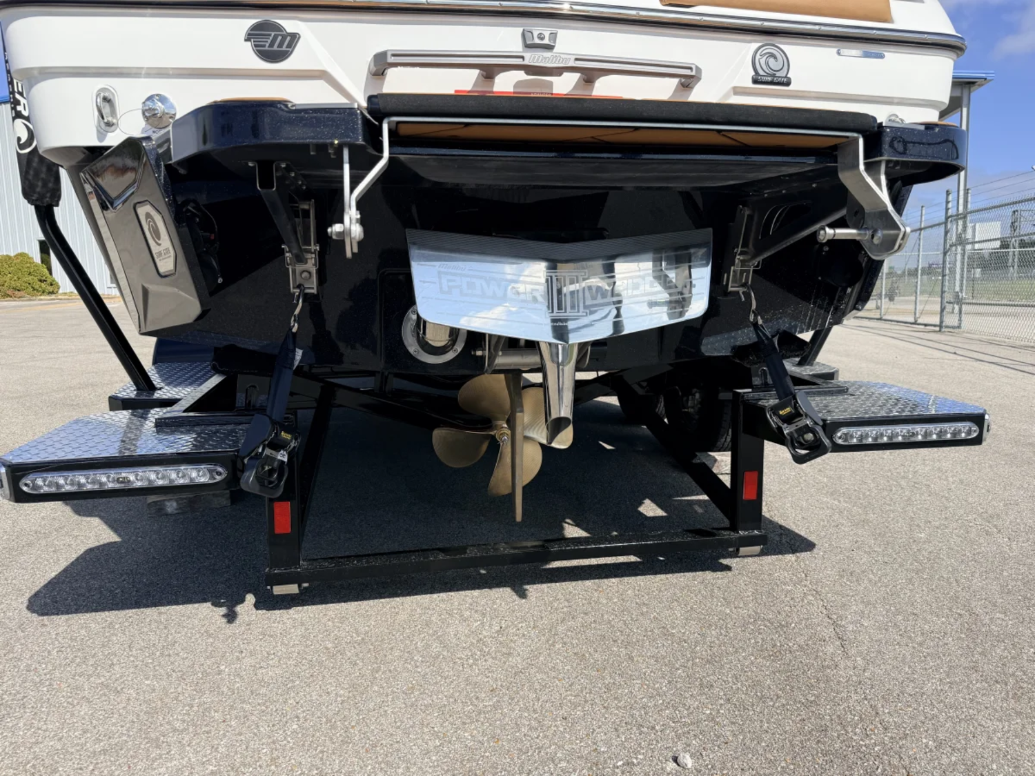 2027 Malibu Wakesetter 23LSV