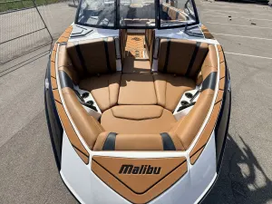 2027-malibu-wakesetter-23-lsv-146560-image2.webp