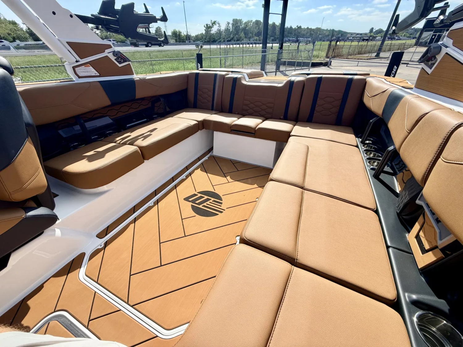 2027 Malibu Wakesetter 23LSV