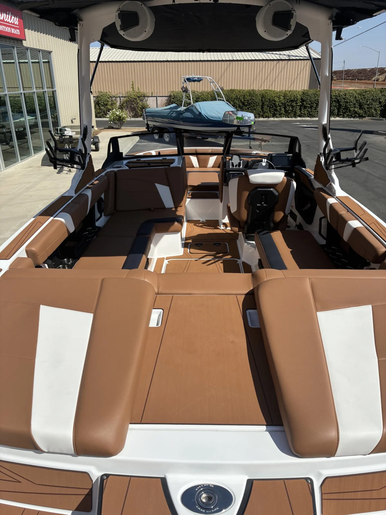 2027 AXIS T220