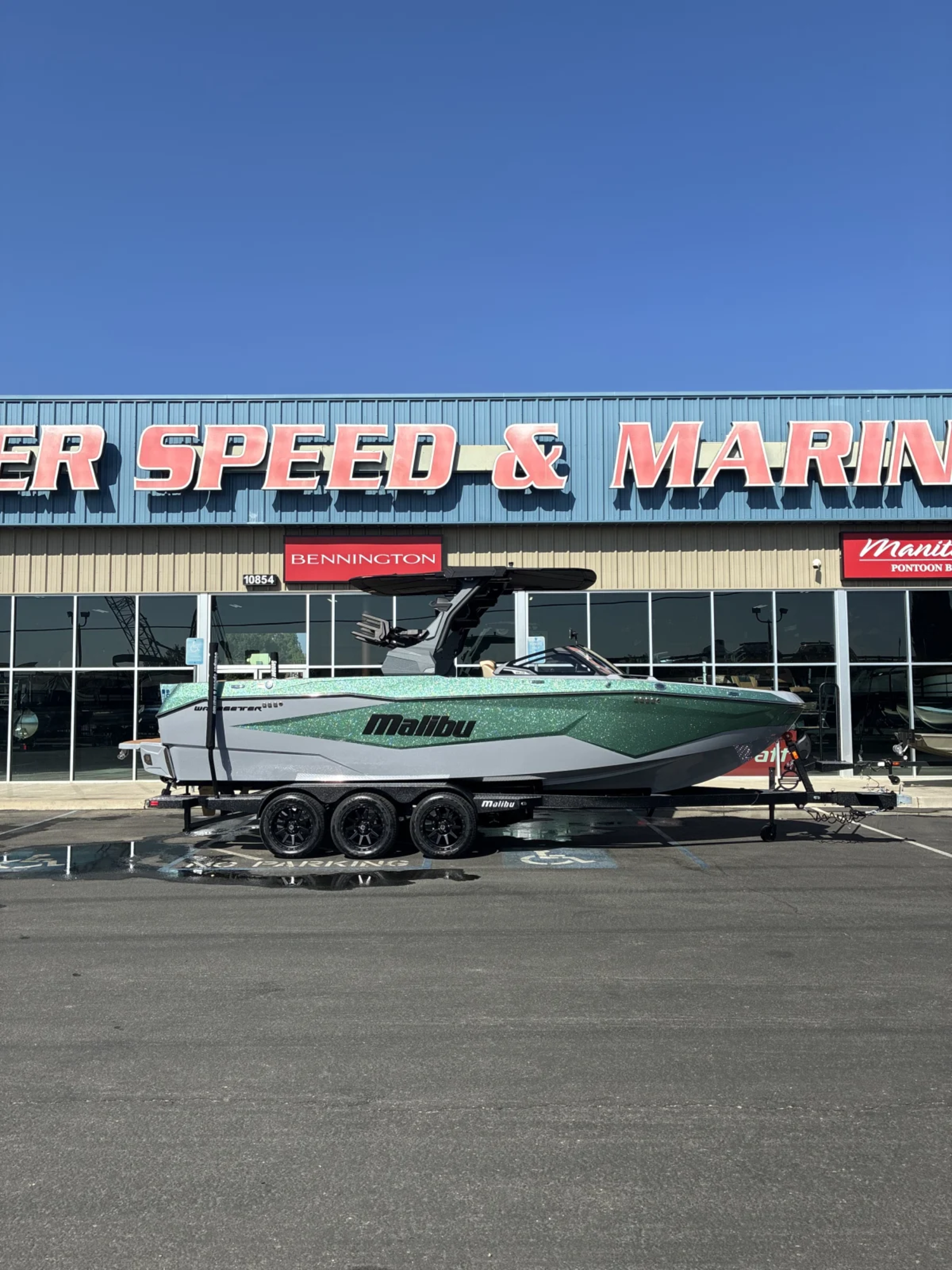 2027 MALIBU 25LSV