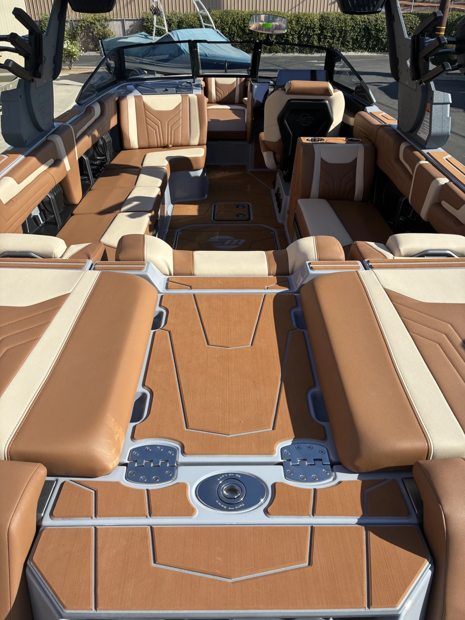 2027 MALIBU 25LSV