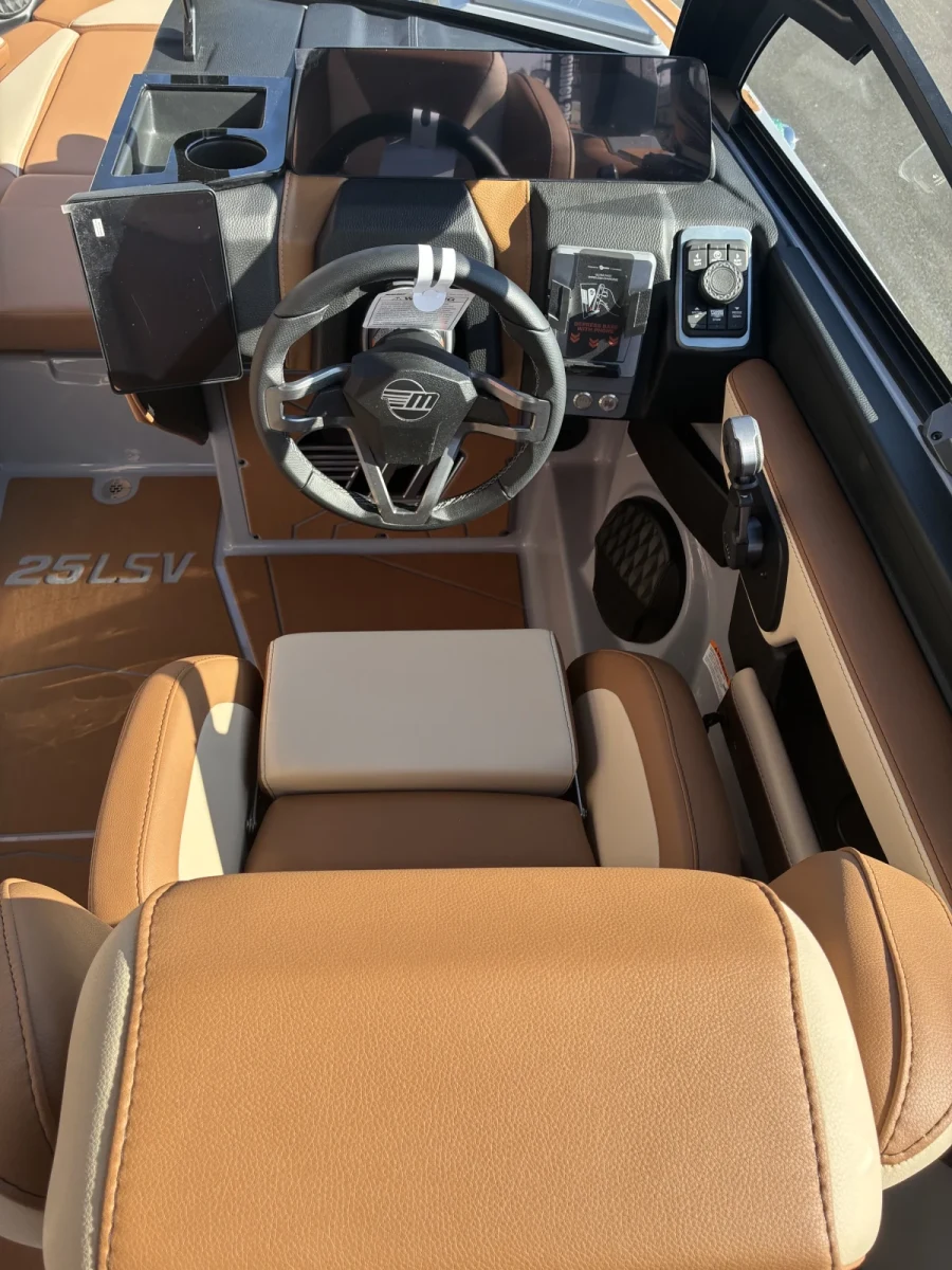 2027-malibu-wakesetter-25-lsv-146568-image24.webp
