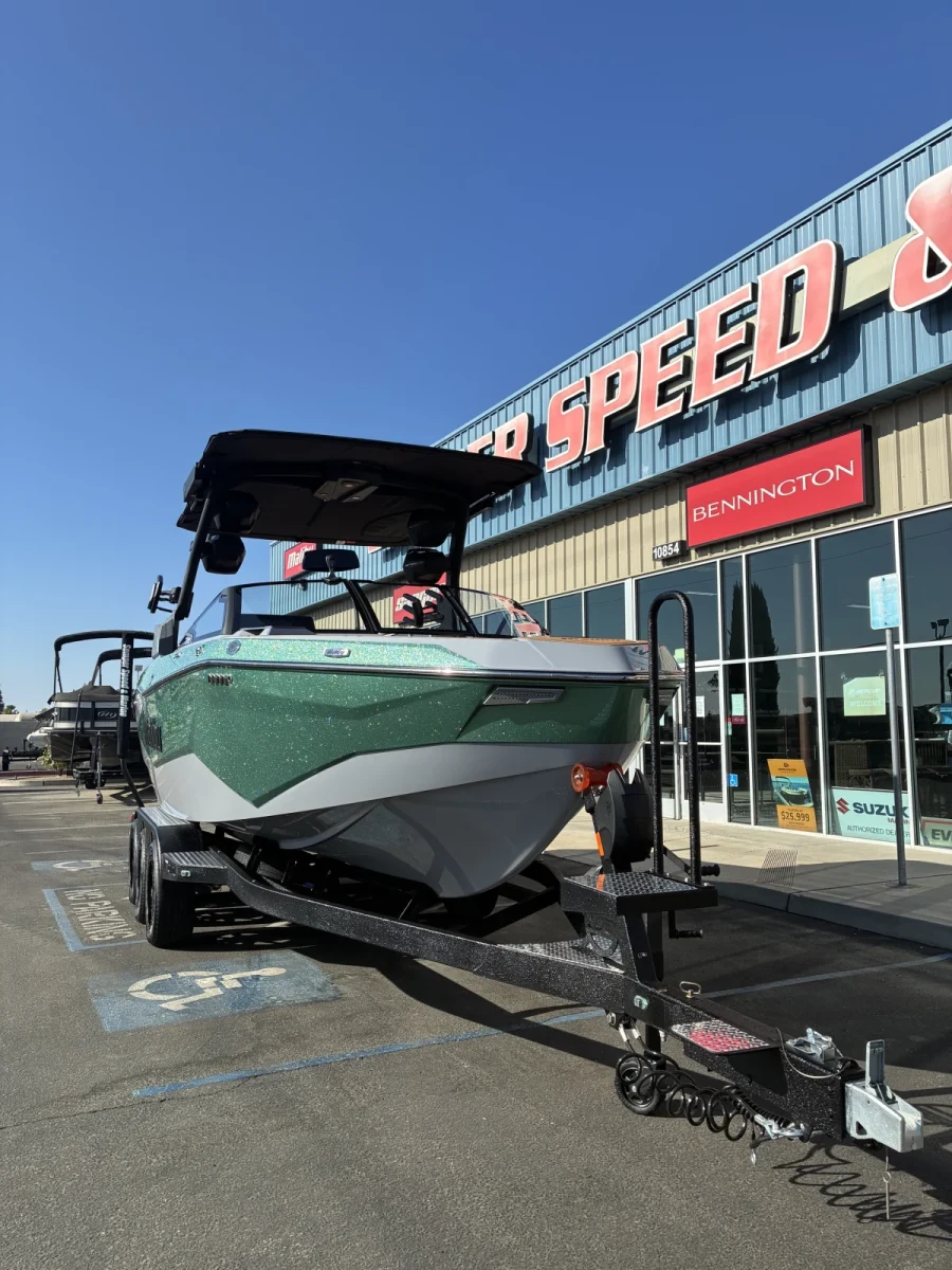 2027-malibu-wakesetter-25-lsv-146568-image3.webp