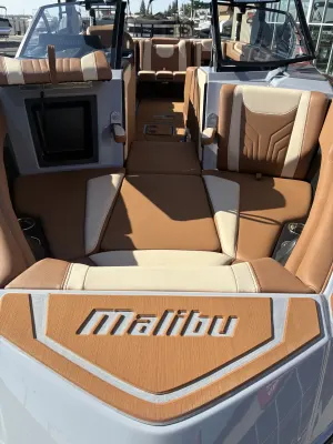 2027-malibu-wakesetter-25-lsv-146568-image8.webp