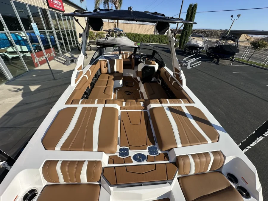 2026-malibu-wakesetter-22-lsv-146570-image3.webp