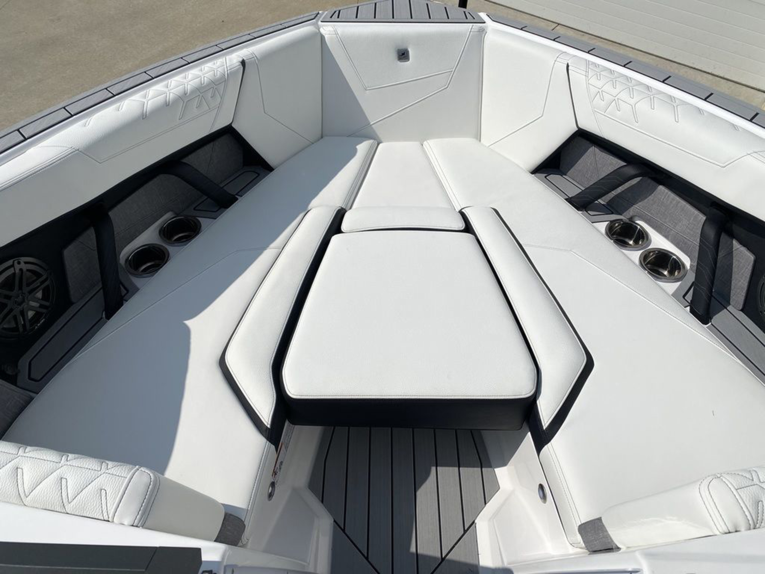 2027 Nautique Super Air Nautique S23