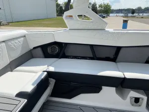 2027-nautique-s23-146583-image20