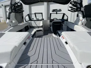 2027-nautique-s23-146583-image5