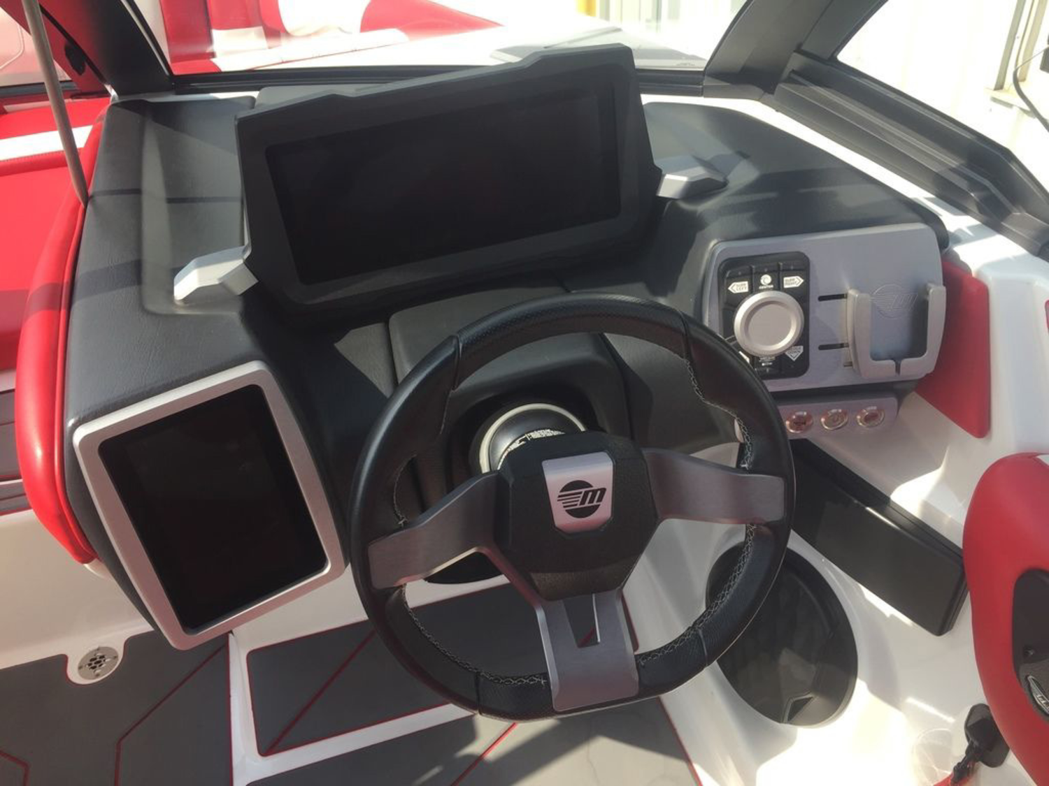 2022 Malibu Boats 21 LX