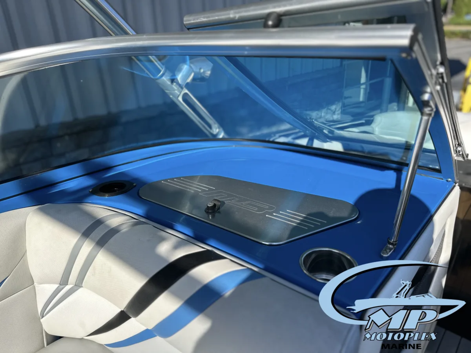 2011 MB F21 Tomcat