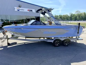 2027-malibu-wakesetter-23-lsv-146604-image0.webp