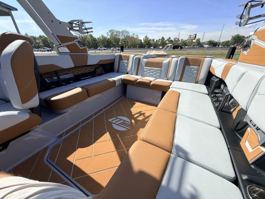 2027-malibu-wakesetter-23-lsv-146604-image6.webp