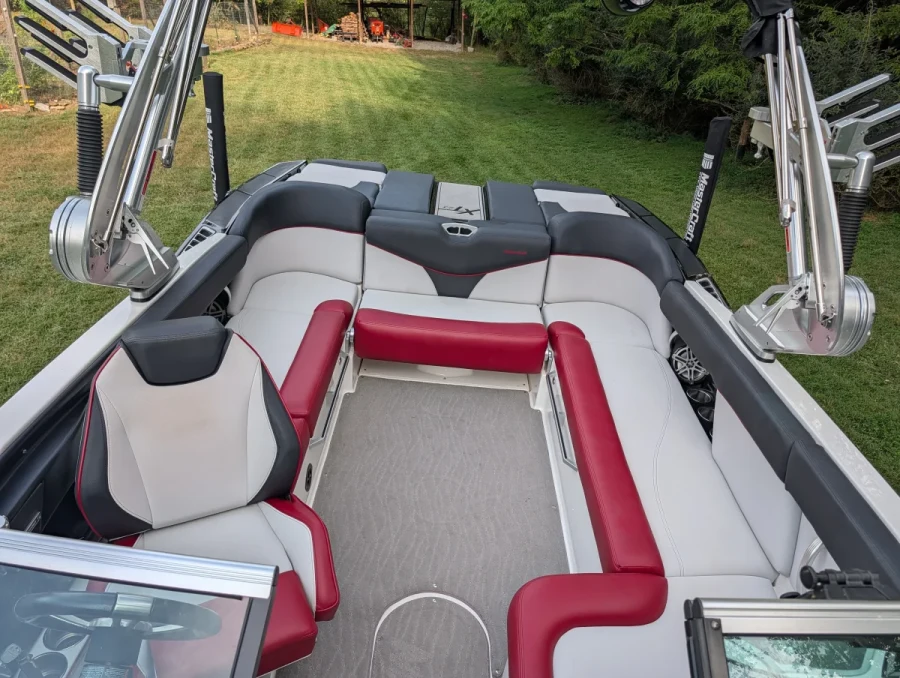 2017-mastercraft-xt23-146637-image11.webp
