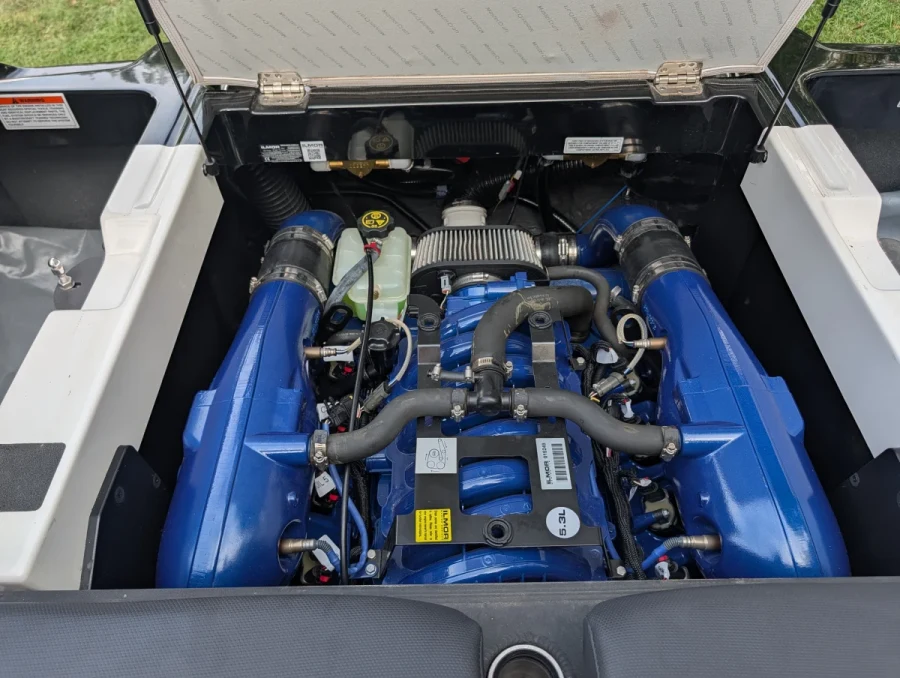 2017-mastercraft-xt23-146637-image15.webp