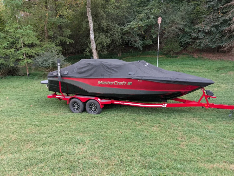 2017-mastercraft-xt23-146637-image17.webp