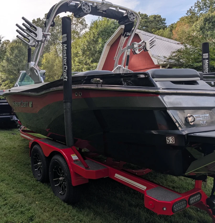 2017-mastercraft-xt23-146637-image5.webp