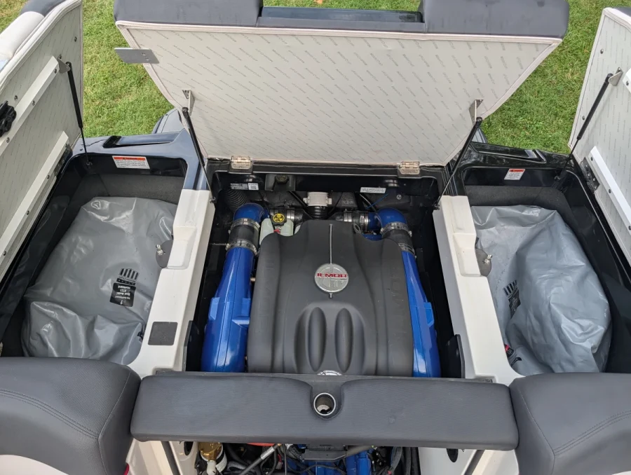 2017-mastercraft-xt23-146637-image6.webp