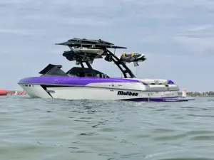 2015-malibu-wakesetter-vlx-146639-image1.webp