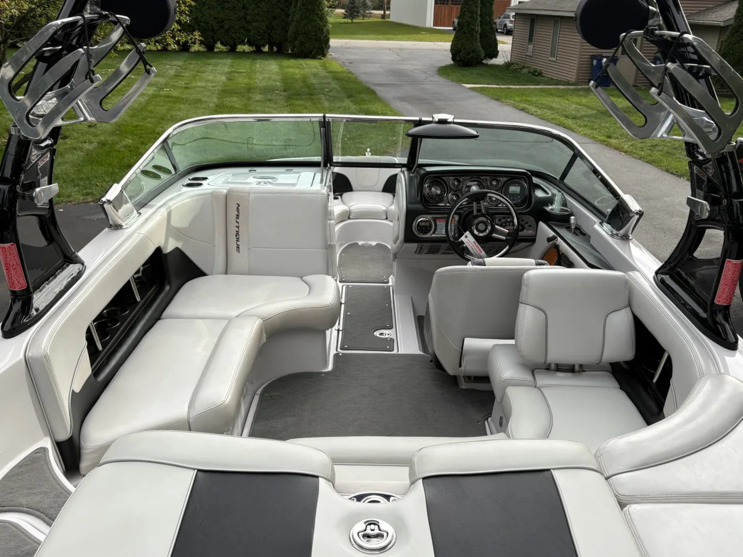 2009 Nautique 216V