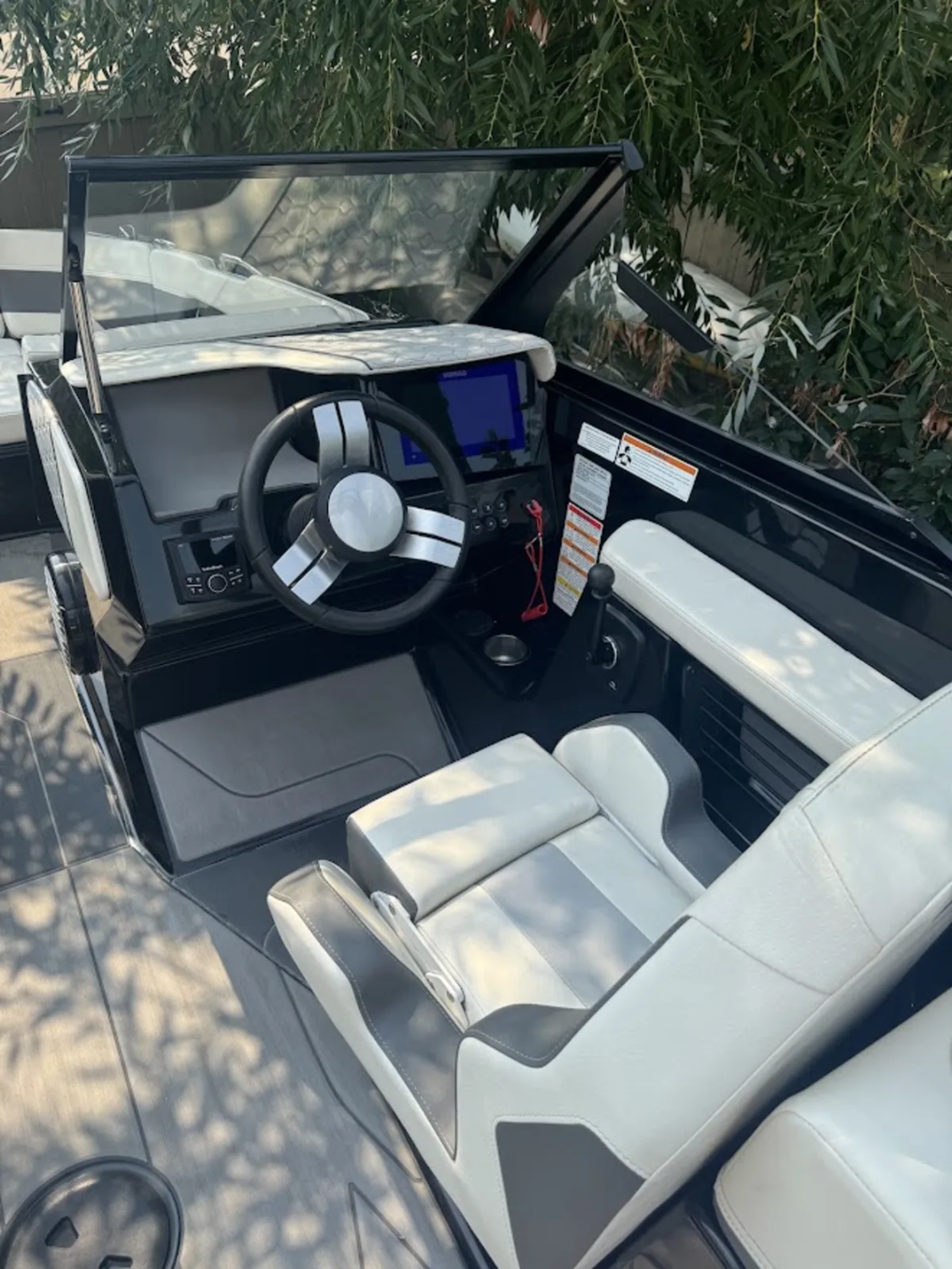 2022 Heyday H22 WakeSurf Boat-118 Hours-Great Condition