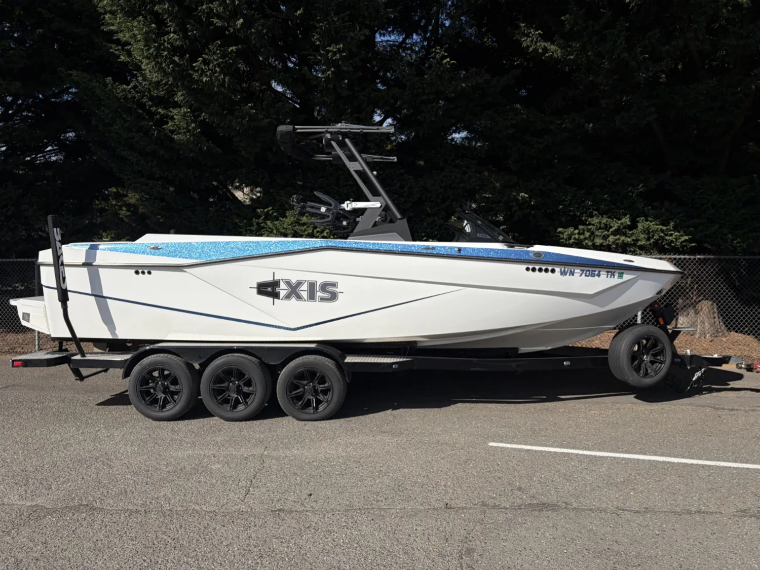 2024 Axis T250