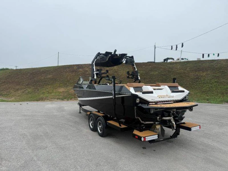 2027-nautique-s25-146387-image11