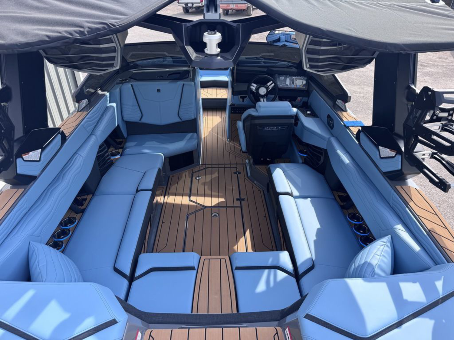 2027 Nautique G23