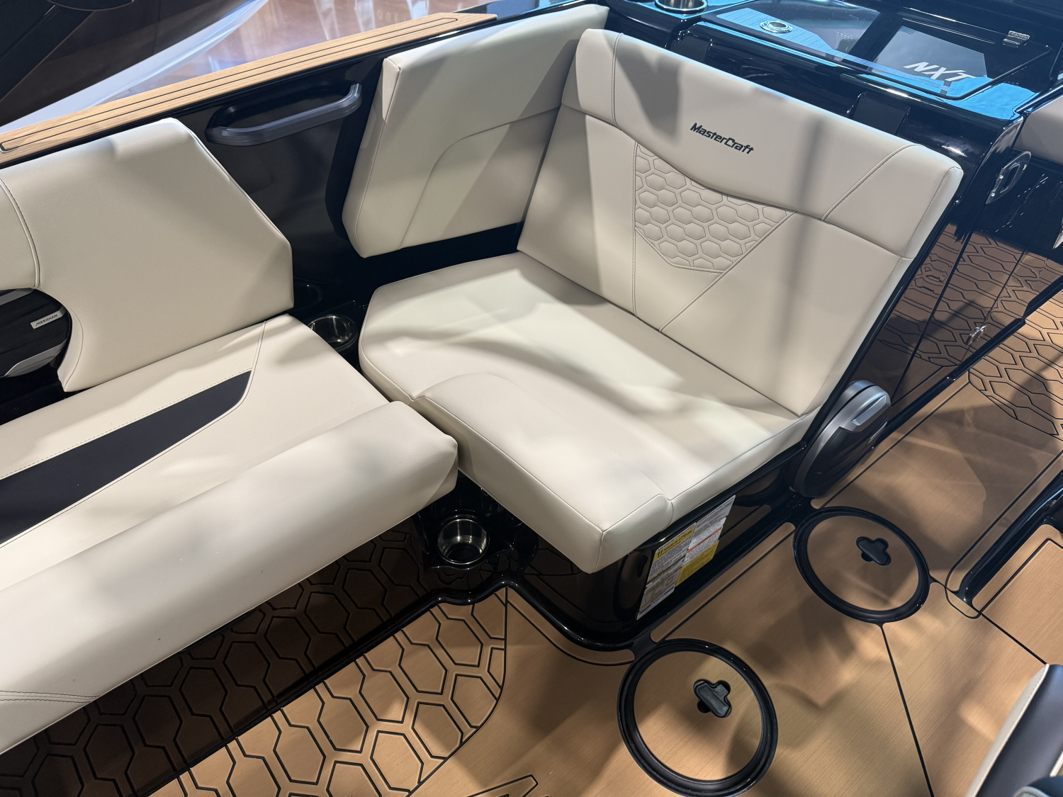 2027 MasterCraft NXT20