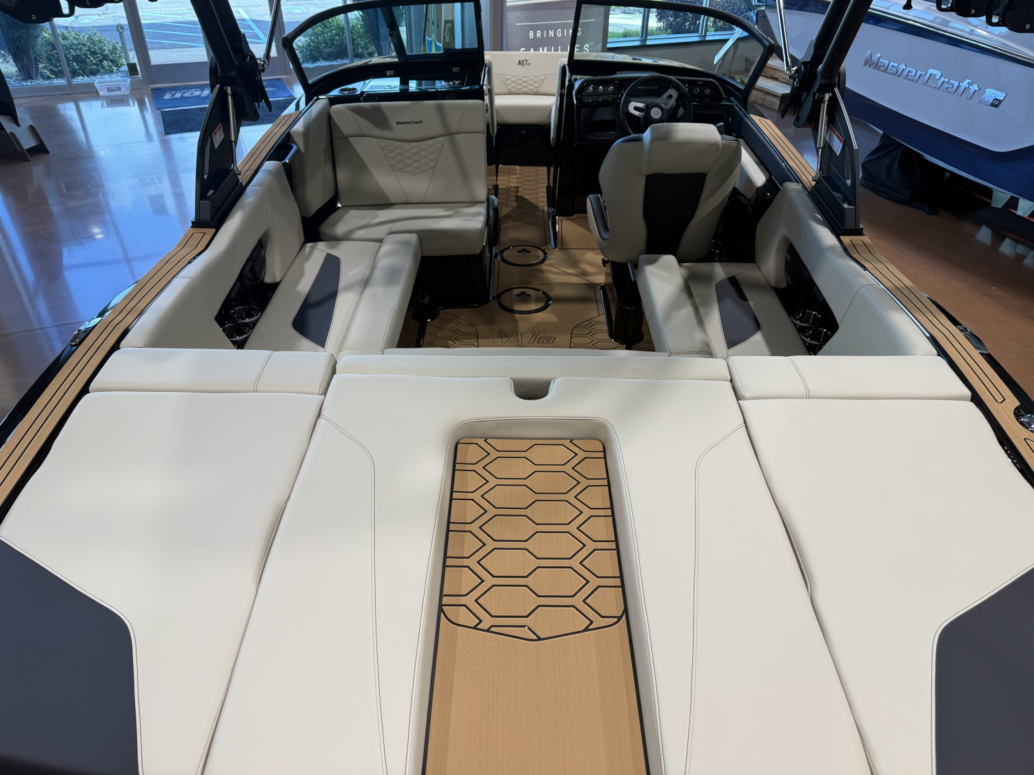 2027 MasterCraft NXT20