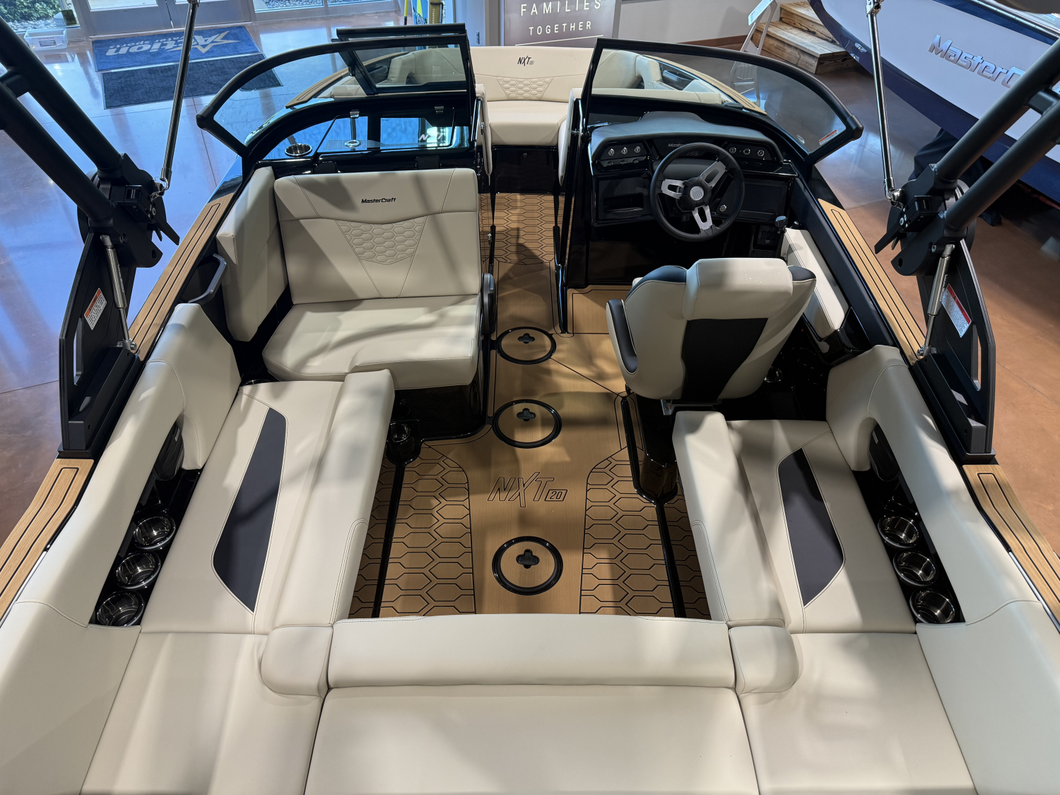 2027 MasterCraft NXT20
