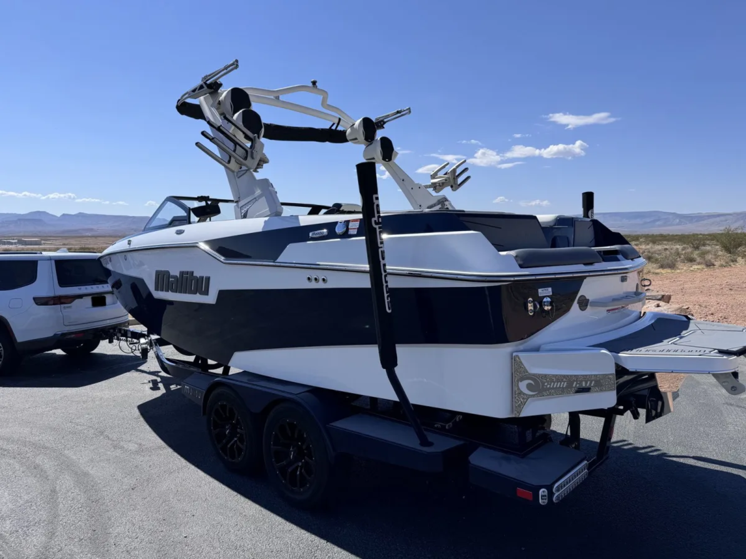 2023 Malibu Boats M220