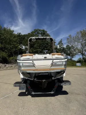 2022-mastercraft-x24-146717-image2.webp
