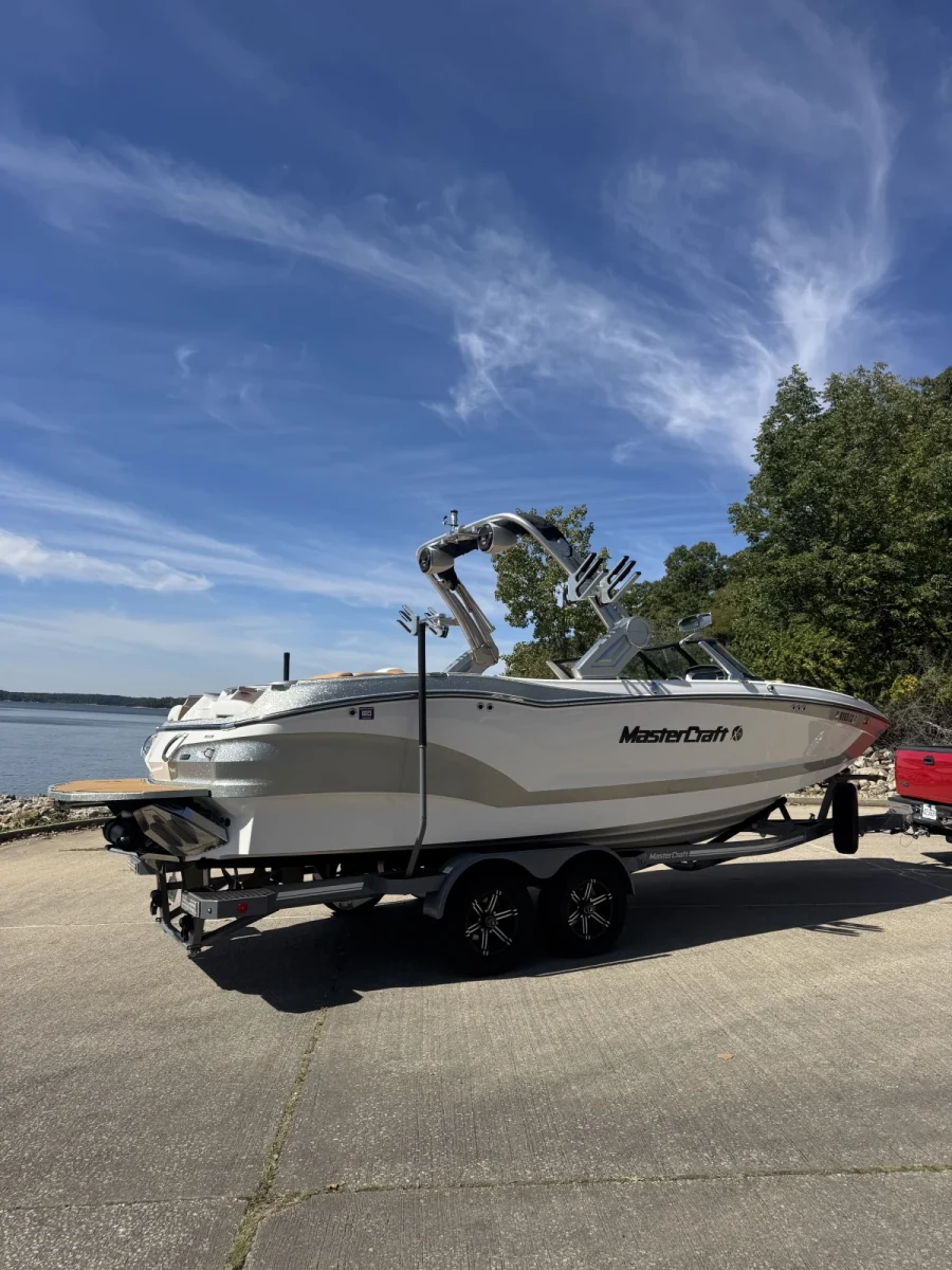 2022-mastercraft-x24-146717-image3.webp