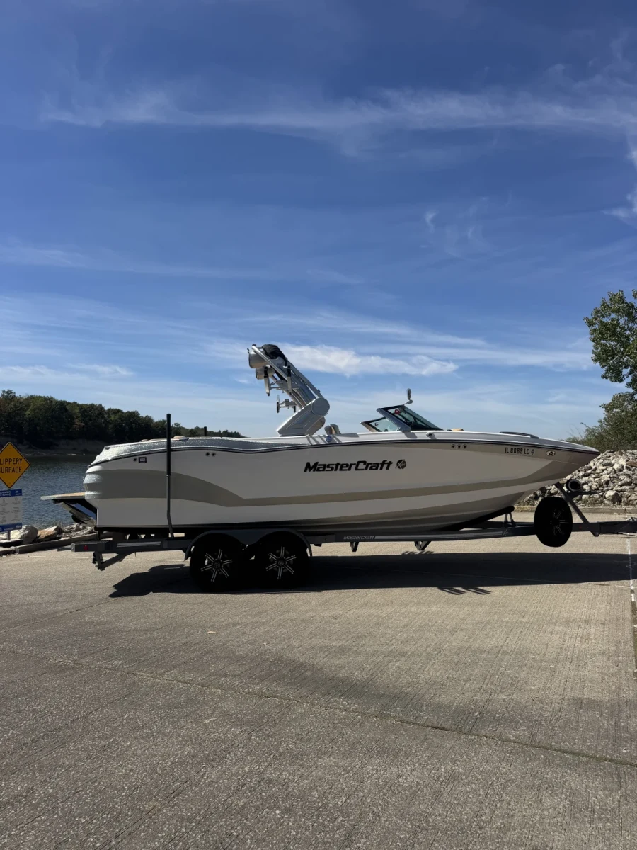 2022-mastercraft-x24-146717-image4.webp