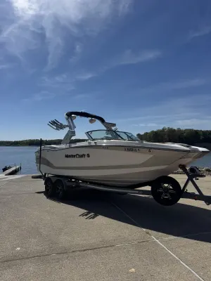2022-mastercraft-x24-146717-image5.webp