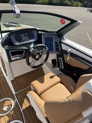 2022-mastercraft-x24-146717-image7.webp