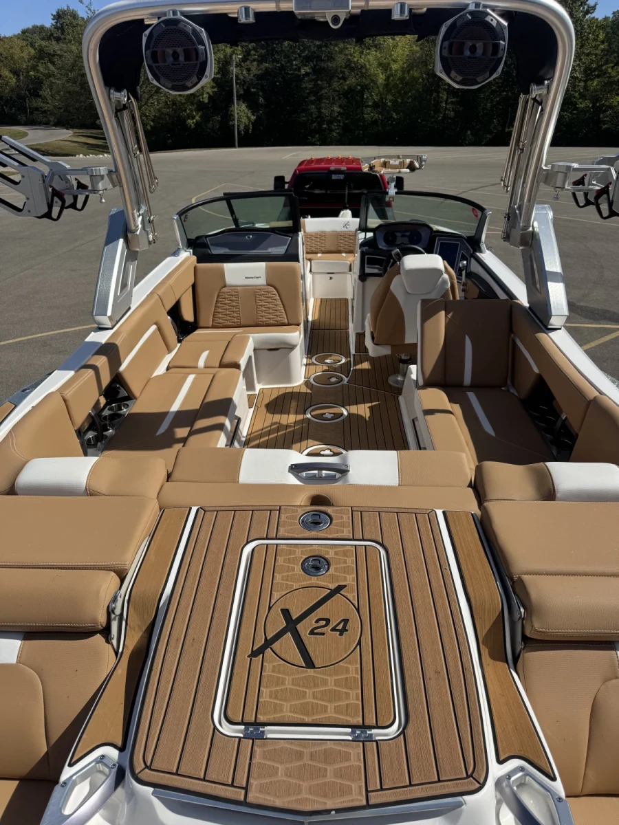 2022-mastercraft-x24-146717-image8.webp