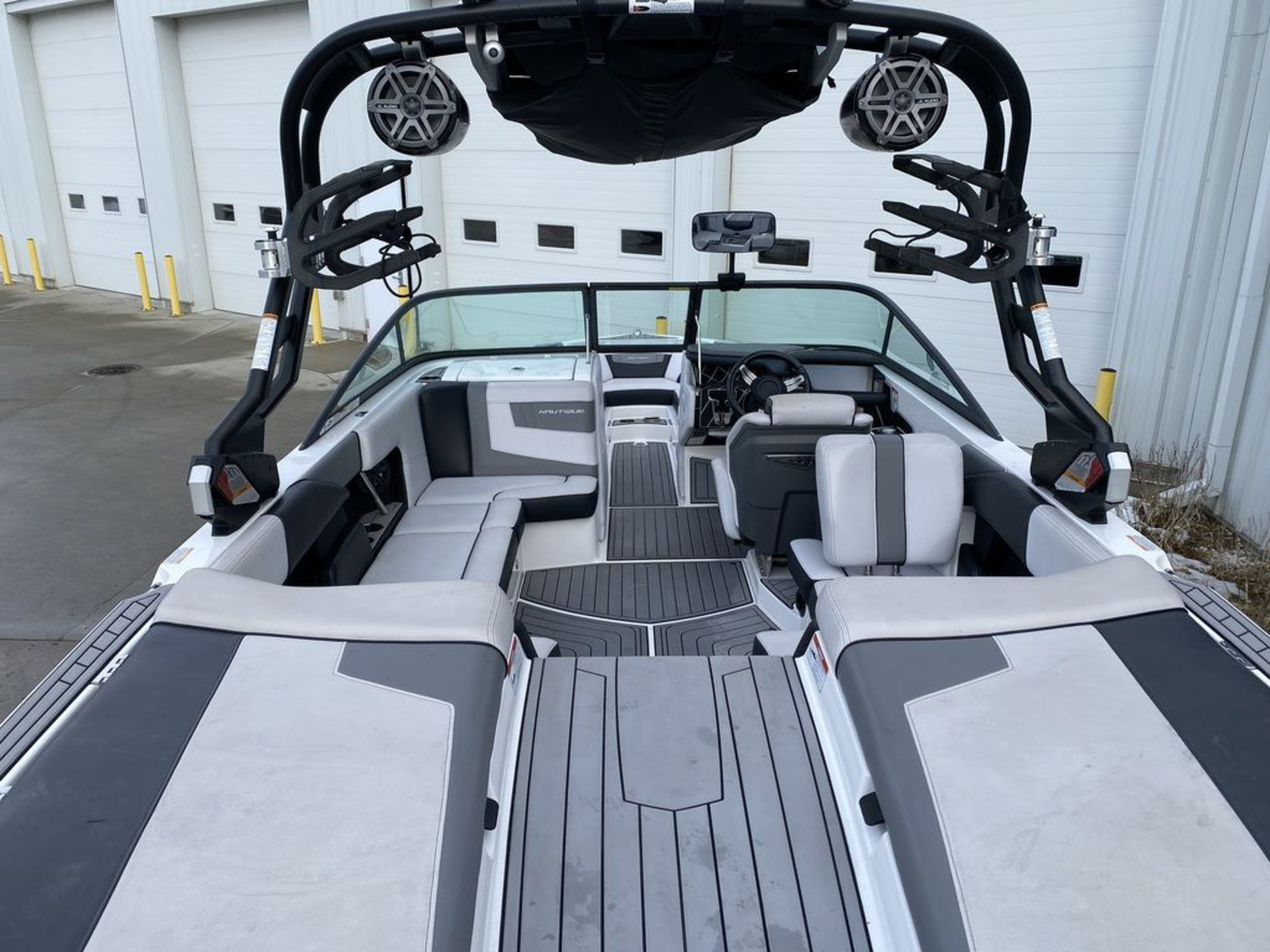 2018 Nautique Super Air 210