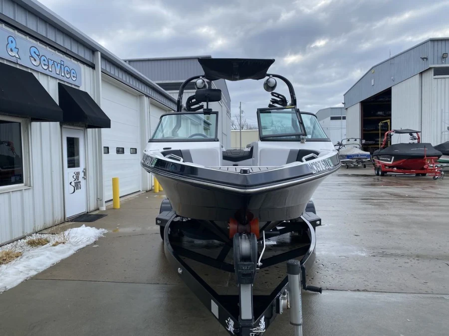 2018-nautique-super-air-nautique-210-146774-image2