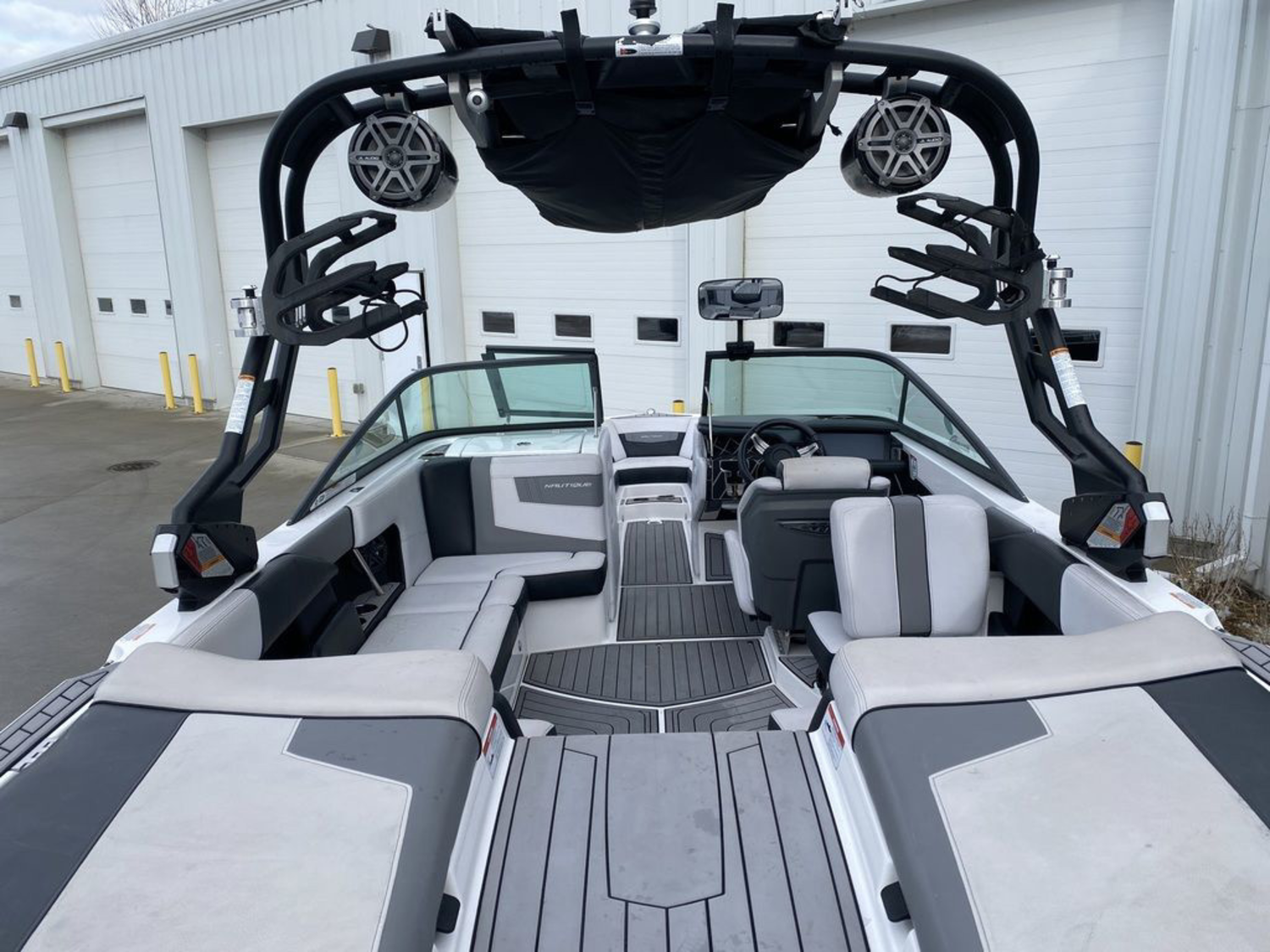 2018 Nautique Super Air 210