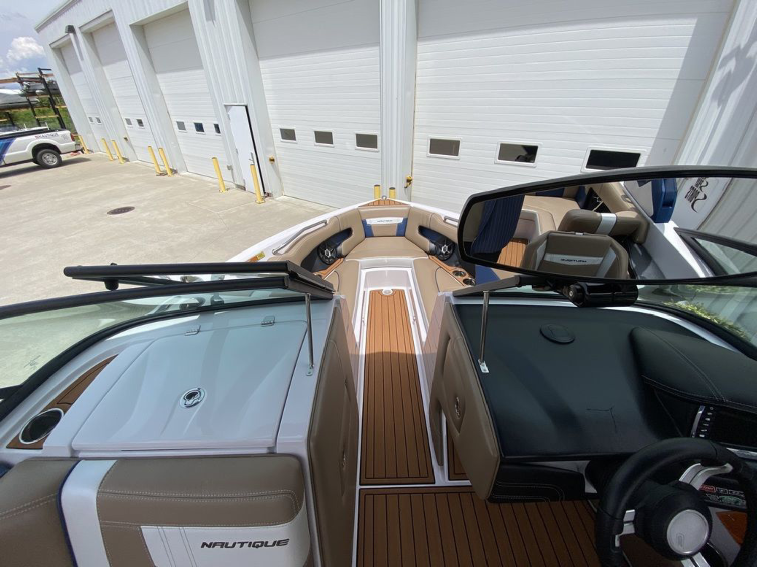 2015 Nautique Super Air 230