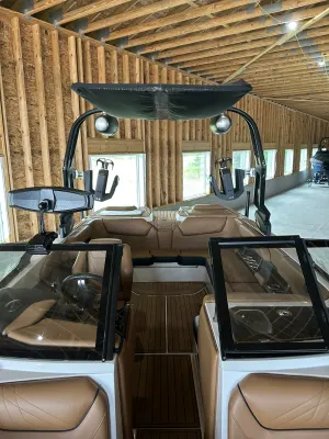 2020-nautique-gs22-146831-image4.webp