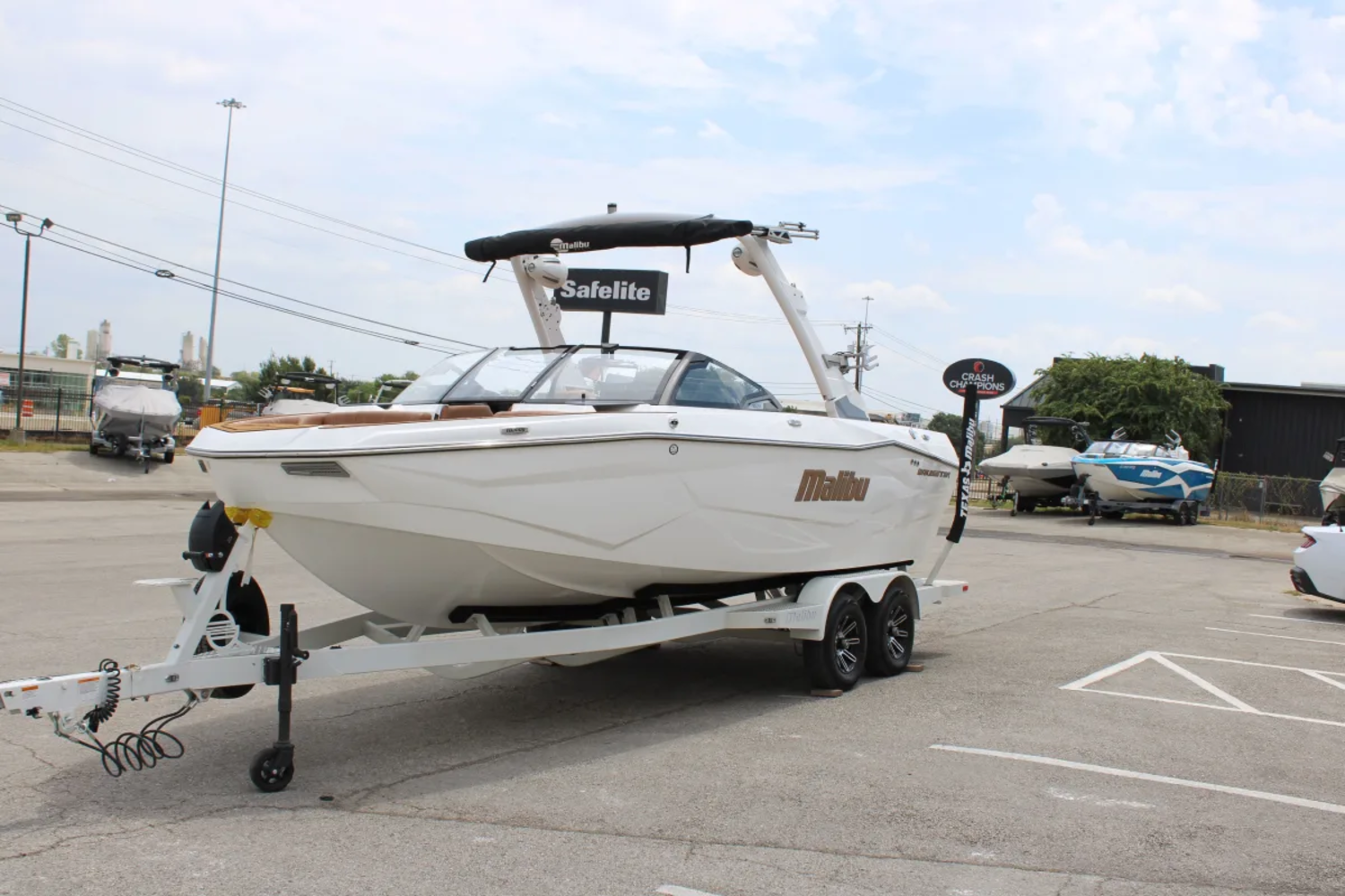 2026 Malibu 22 LSV
