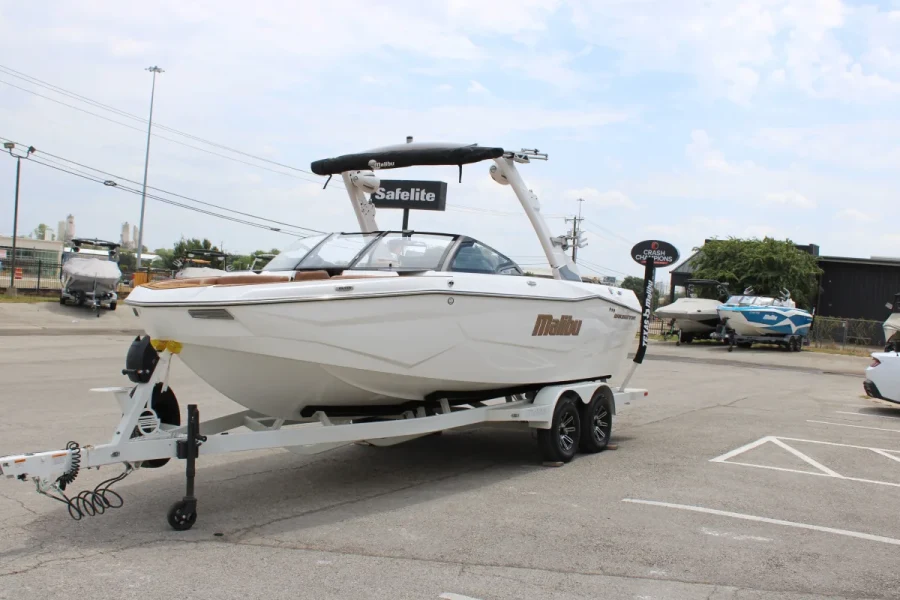 2022-malibu-wakesetter-22-lsv-121989-image3.webp