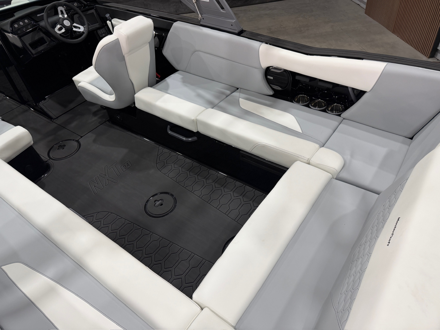 2027 MASTERCRAFT NXT24