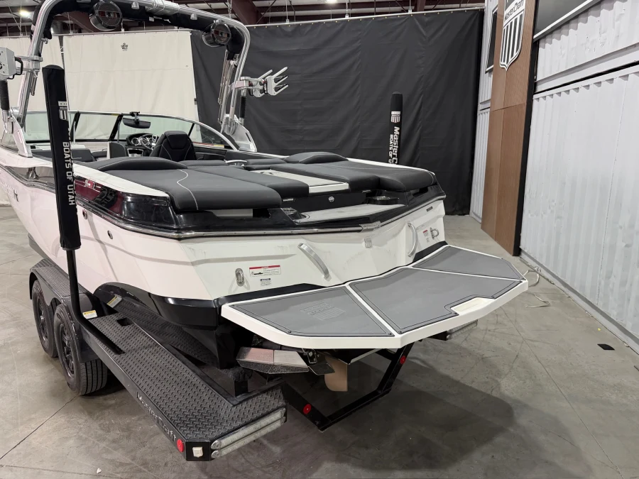 2019-mastercraft-xt25-145039-image17