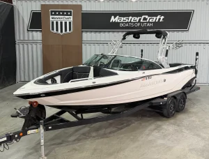 2019-mastercraft-xt25-145039-image1