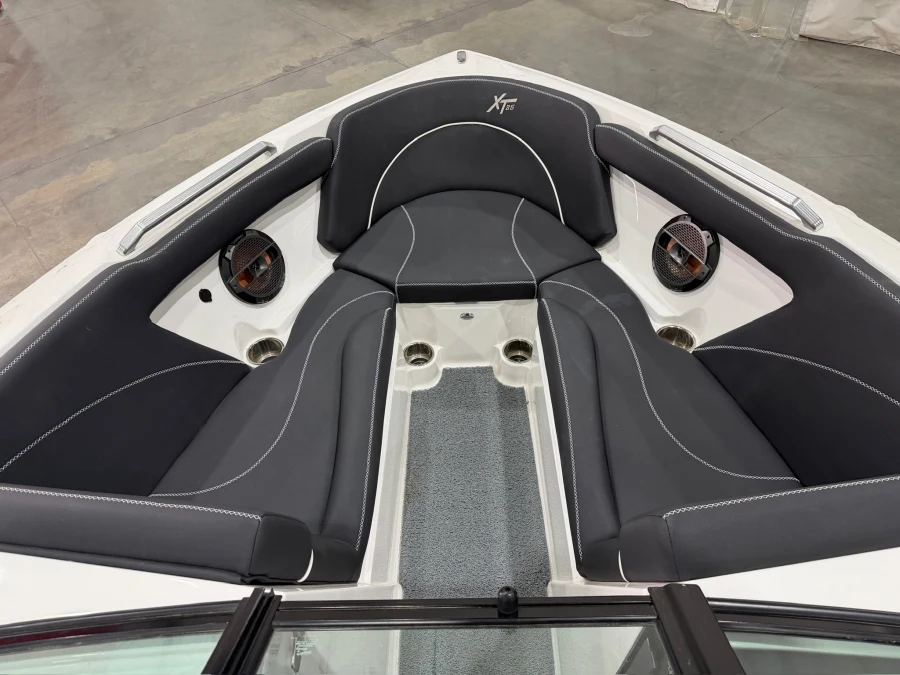 2019-mastercraft-xt25-145039-image22