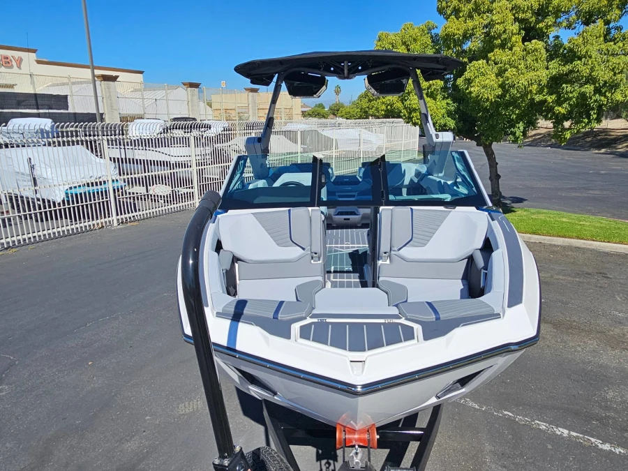 2027-mastercraft-x23-145042-image11